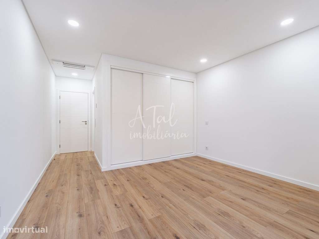 Moradia V4 com piscina em Azeitão-57