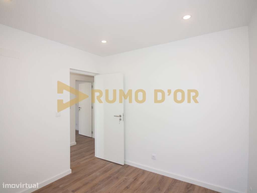 Moradia T3 Olhalvo com logradouro e terraço-14