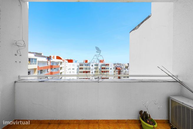 Apartamento com 1 Quarto  na Urbanização Horta da Raminha  em Portimão-15