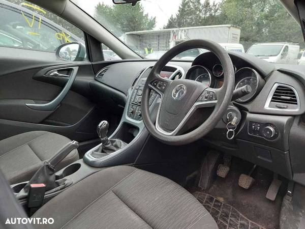 Interior complet Opel Astra J 2012 HATCHBACK 1.6 i - 1