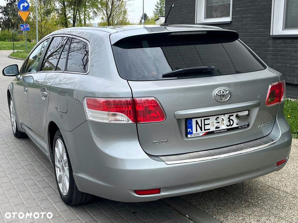 Toyota Avensis 1.8 Sol - 8