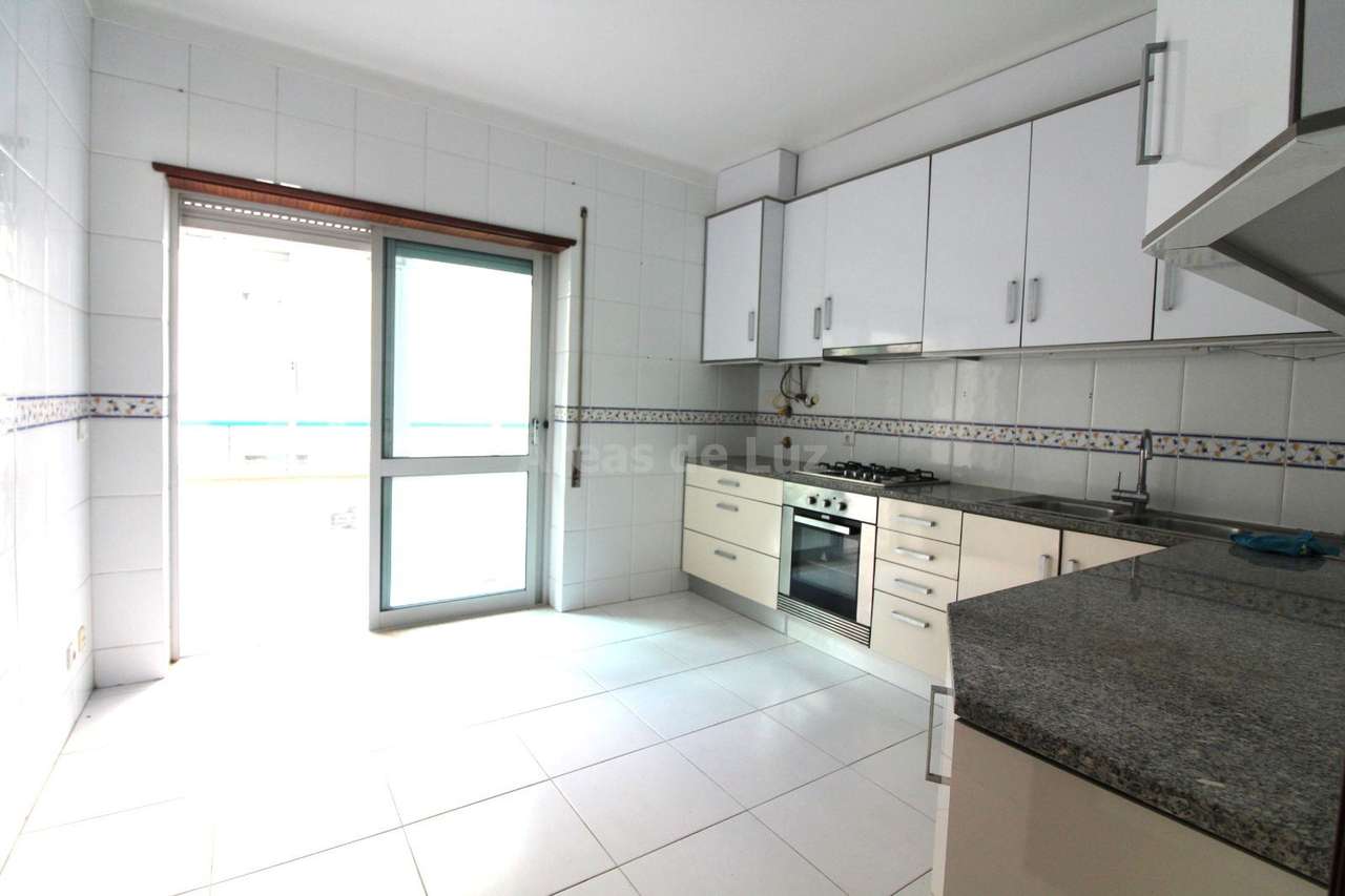 Apartamento T4 - Olhalvas, Leiria - Grande imagem: 5/22