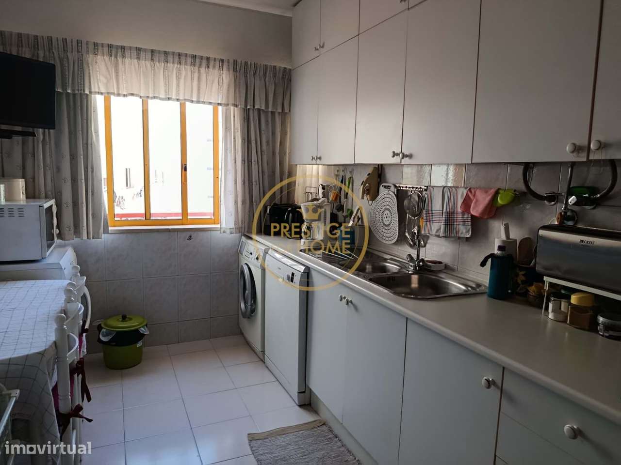 Apartamento T3 com garagem no centro de Loulé-6