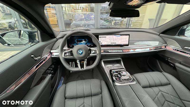 BMW i7 M70 xDrive - 18