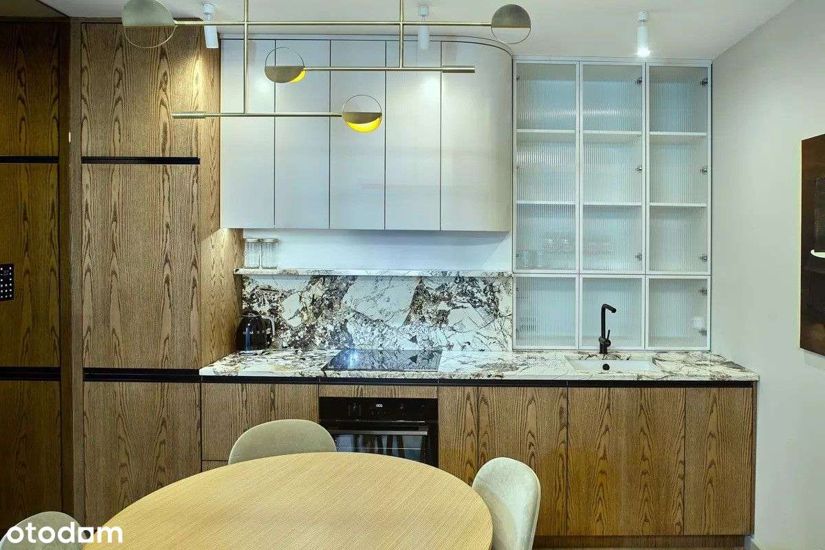 B. wysoki standard / w  enklawie zieleni / Top-2