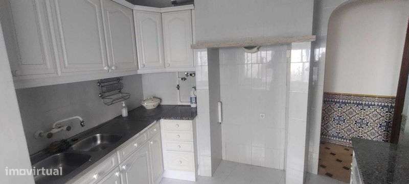 T 1, todo restaurado, na Amadora - Grande imagem: 4/5