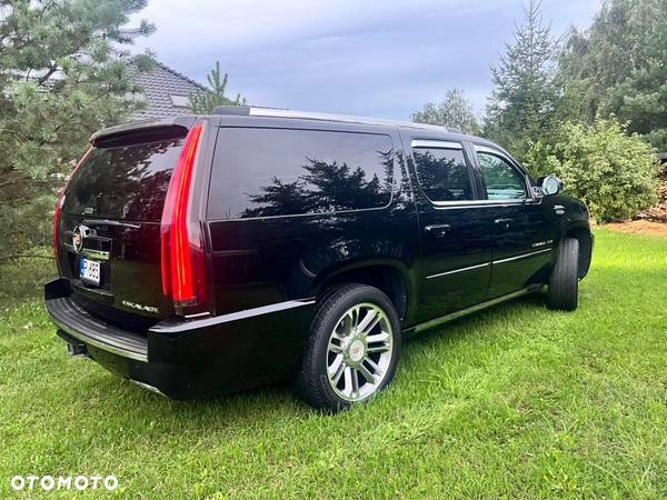 Cadillac Escalade - 16