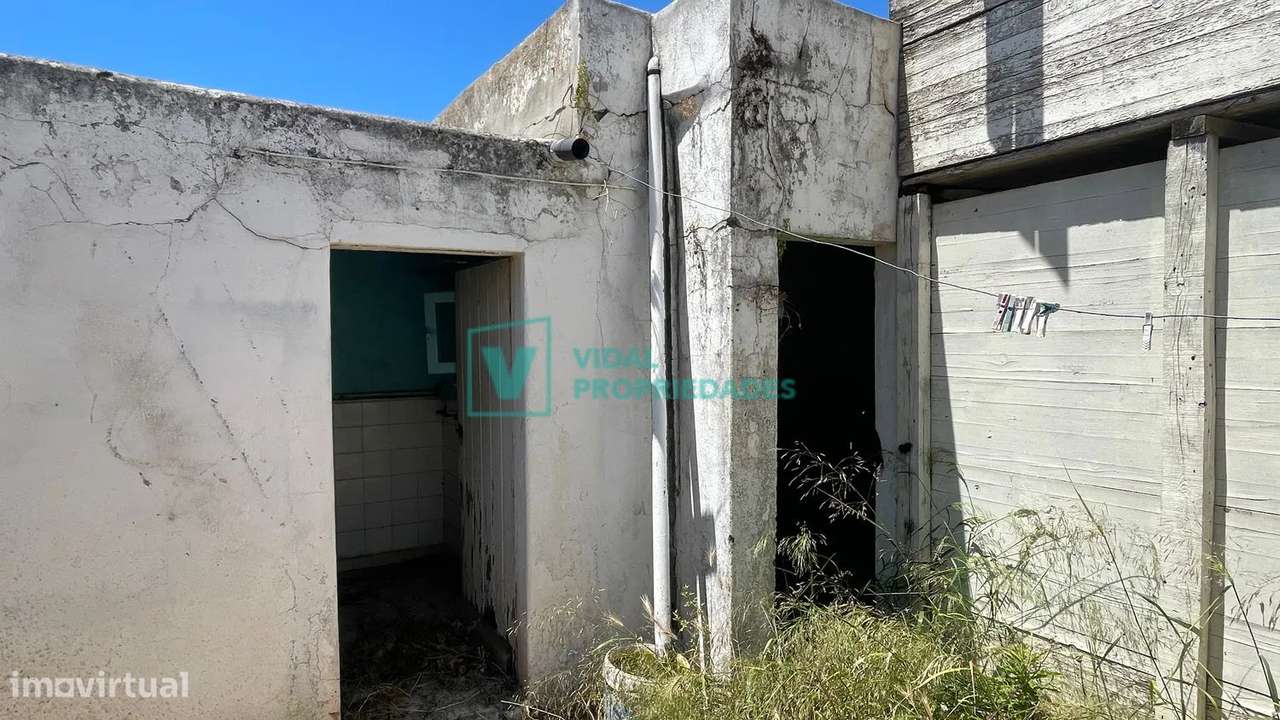T2 em banda com garagem, jardim e terraço em Faro-21