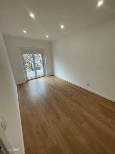 Apartamento T2 totalmente remodelado - Almada, Cova da Piedade - Metro - Grande imagem: 5/12