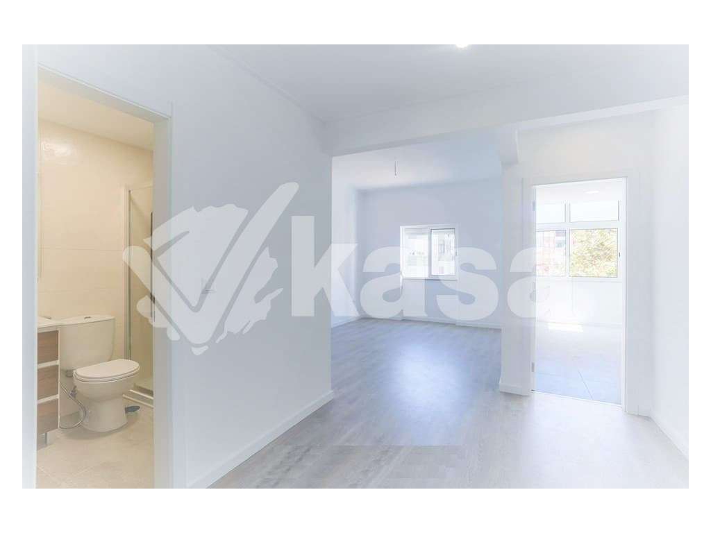 T1 com Quintal e Acabamentos Novos - Ideal para Habitação ou Invest...-2