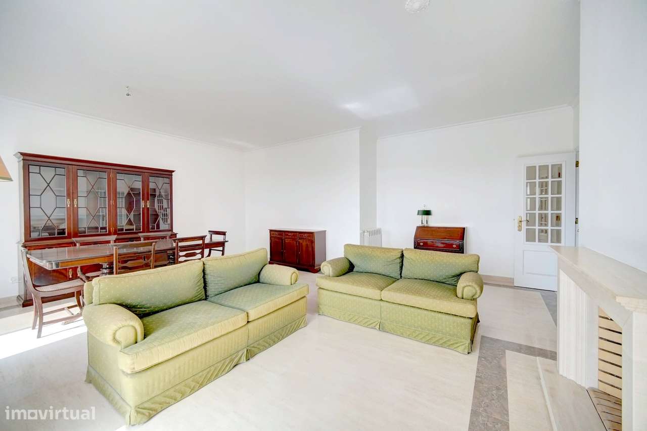 T2 com Vista Mar na Costa da Guia | Último Piso com Garagem Box Dupla-6