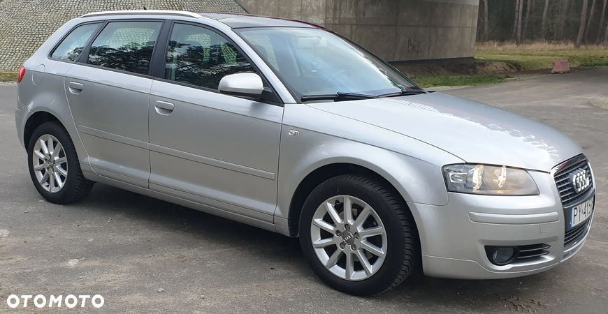 Audi A3 1.6 FSI Attraction - 8