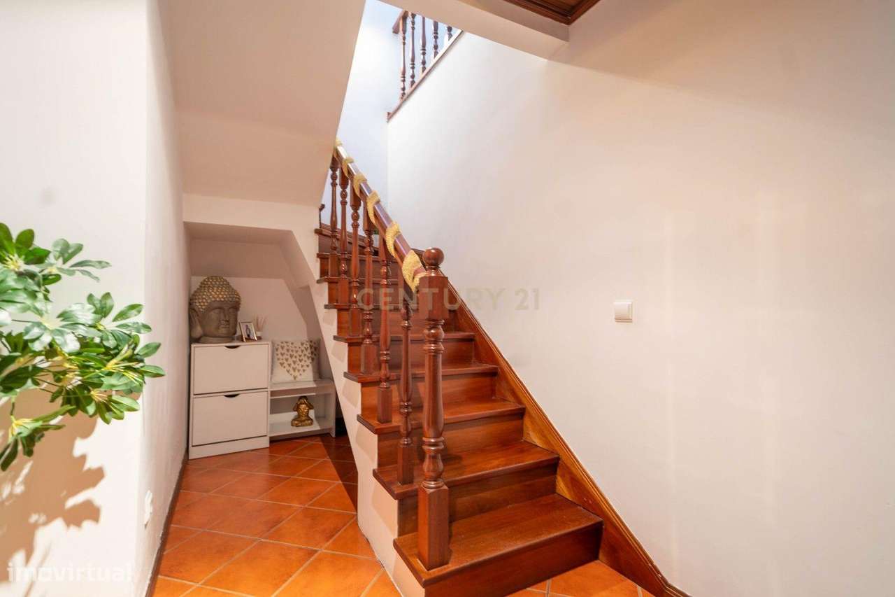 Apartamento T3 - Duplex - C/ garagem-25