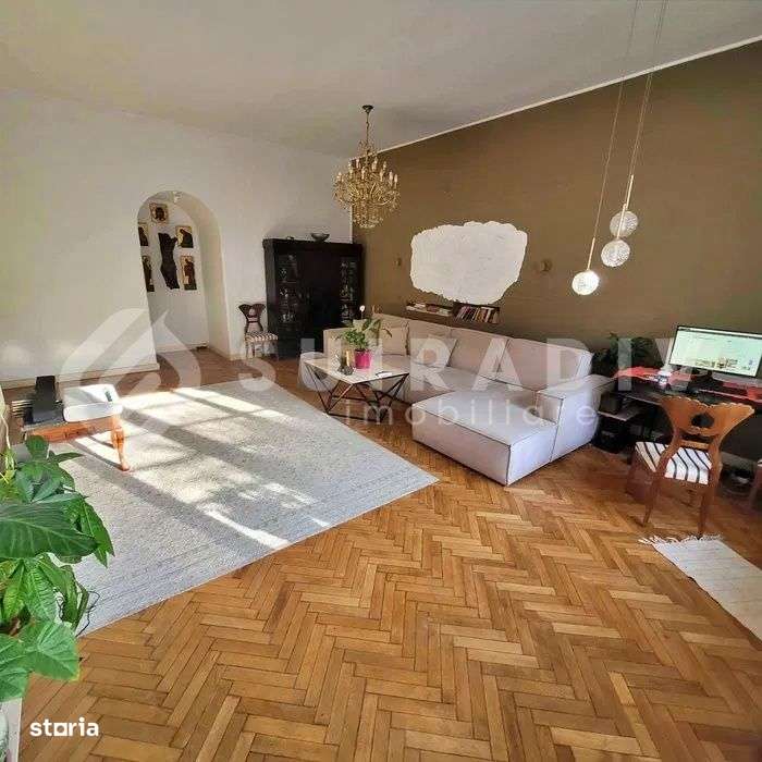 Vilă interbelică cu 5 camere, în zona Ultracentrală - Imagine principală: 1/5