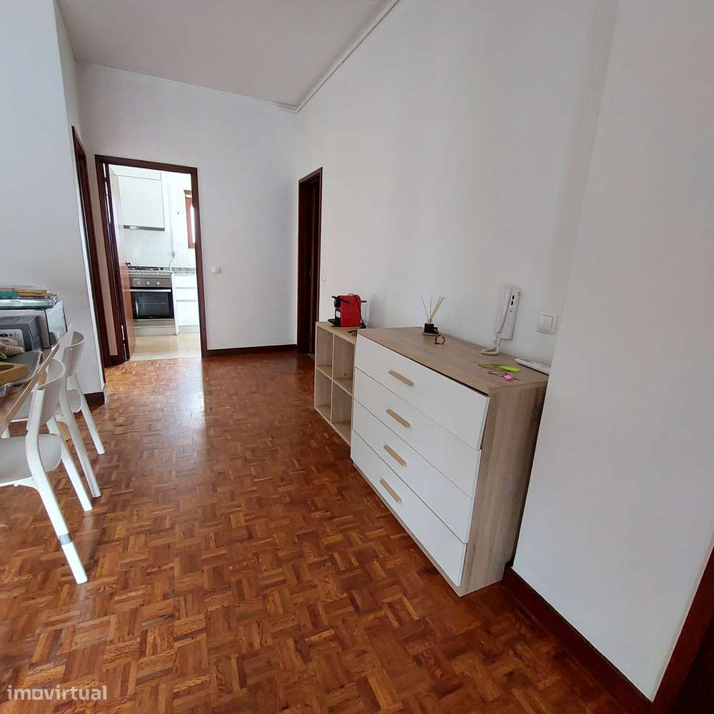 T1 com terraço na Rua dos Combatentes - Grande imagem: 4/21