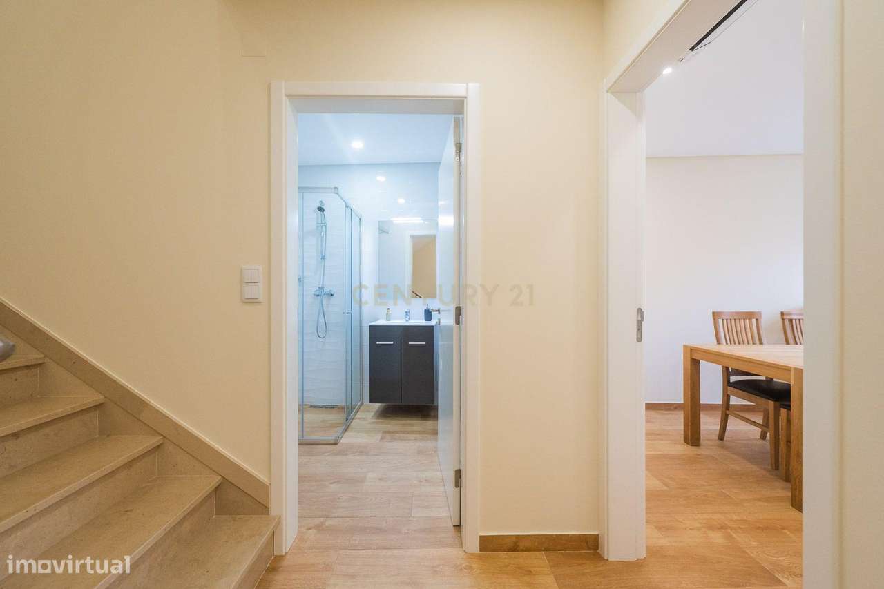 Moradia T3 localizada na aldeia de Cheleiros - Mafra-15