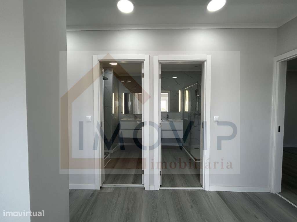Apartamento T2 Remodelado em Setúbal-7