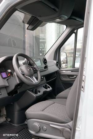 Mercedes-Benz Sprinter - 4