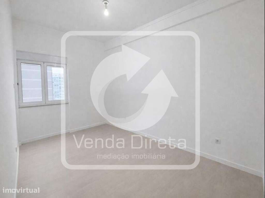 Apartamento T3 totalmente remodelado - Vista Rio!-22