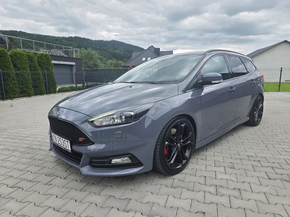Ford Focus Mk3 (2010-2018) 2.0 EcoBoost ST mit Leder-Exclusiv-Paket 2017