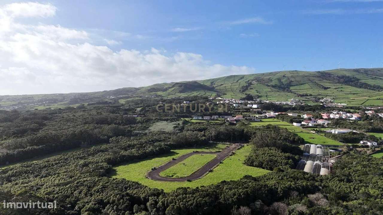 Lotes urbanos para moradias unifamiliares na zona do Recanto - Fonte d - Grande imagem: 4/9