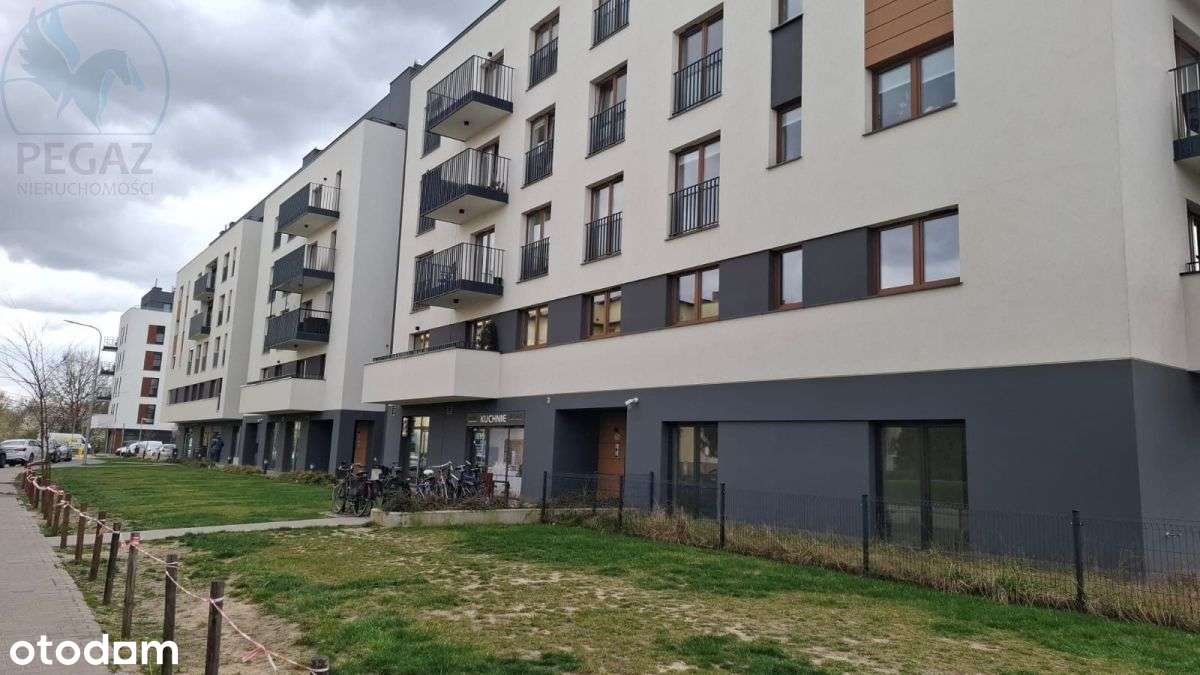 Świetne mieszkanie z parkingiem i piwnicą.