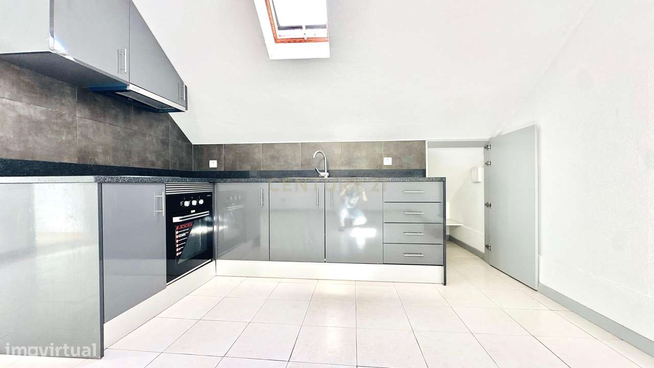 Prédio Urbano no Centro do Funchal – Oportunidade de Investimento - Lo-32