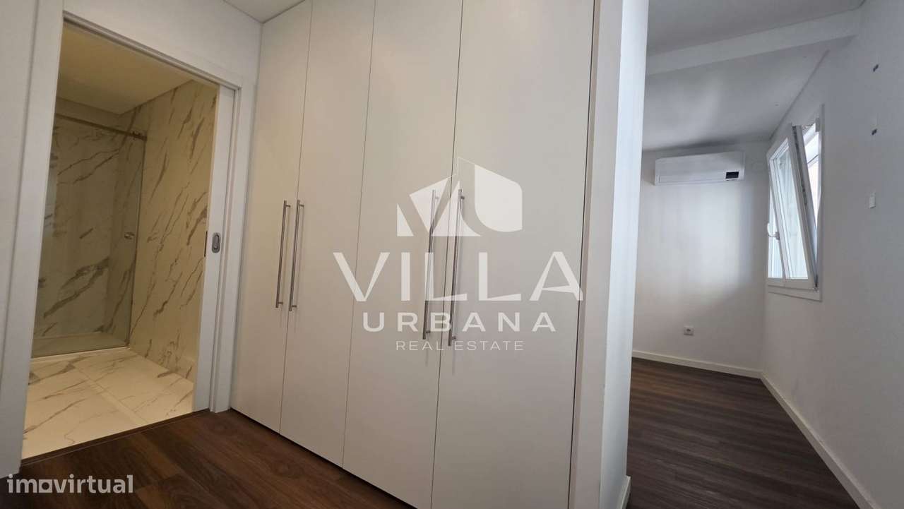 Apartamento T2 c/ Espaço Exterior localizado no Centro de Almada-14