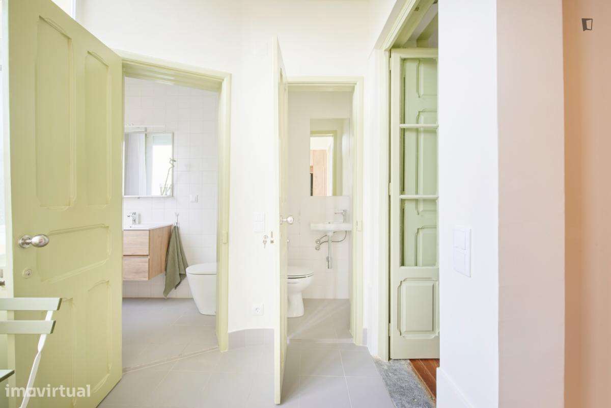 Quarto - localizado em Alcântara Lisbon - Grande imagem: 4/9