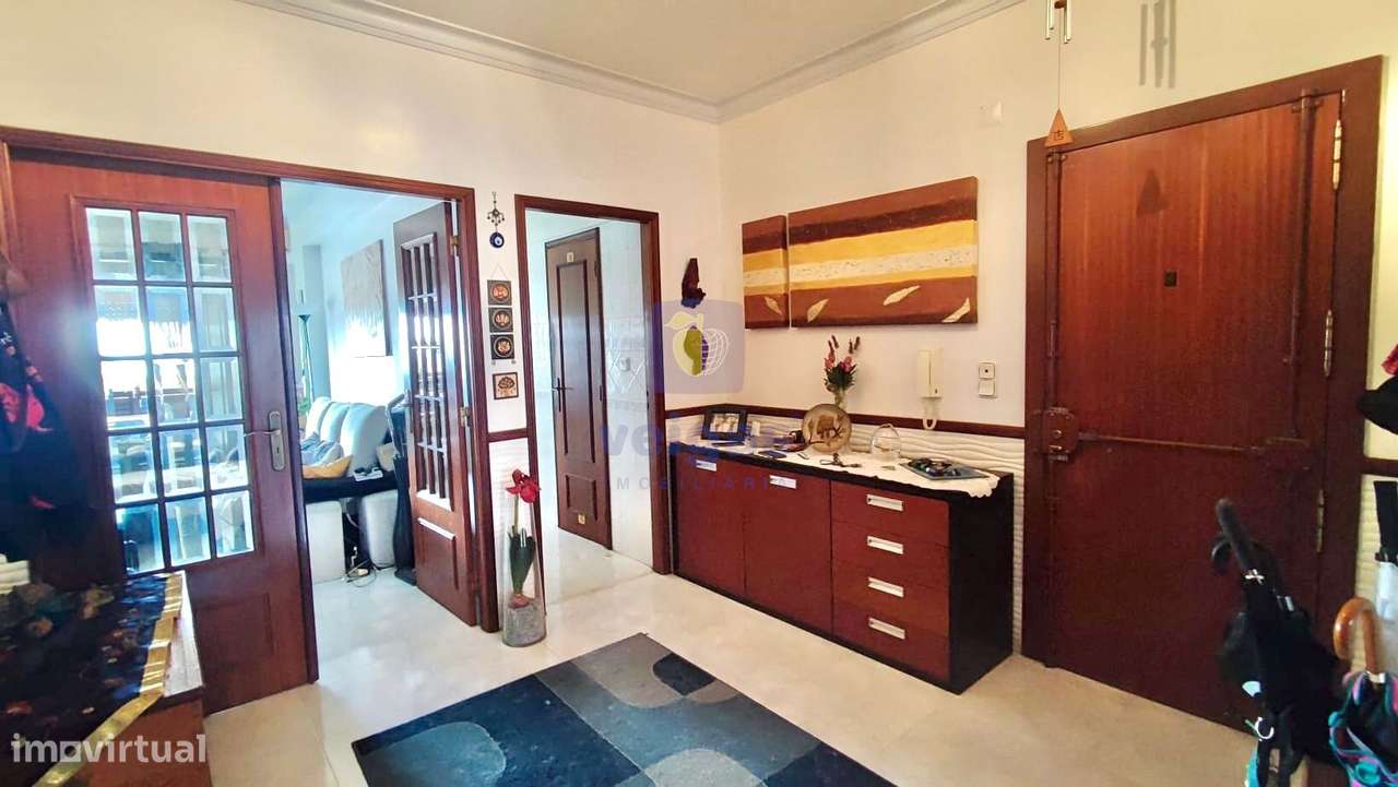 Apartamento T2 com Varanda , Arrecadação e vista Rio em Alverca-14