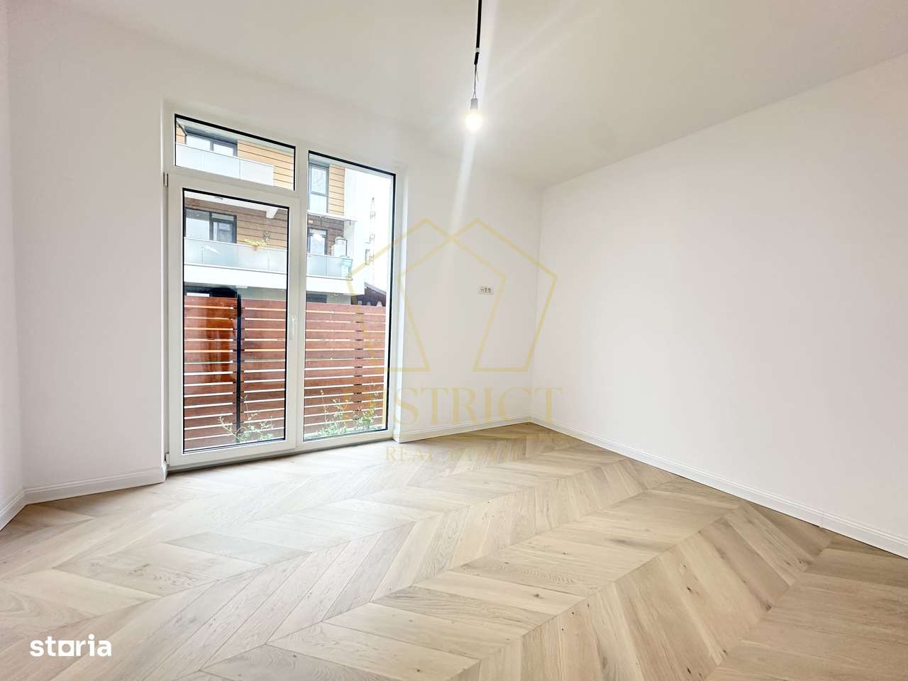 Apartament cu 4 camere și curte proprie | Dumbrăvița | British School - Imagine principală: 4/10