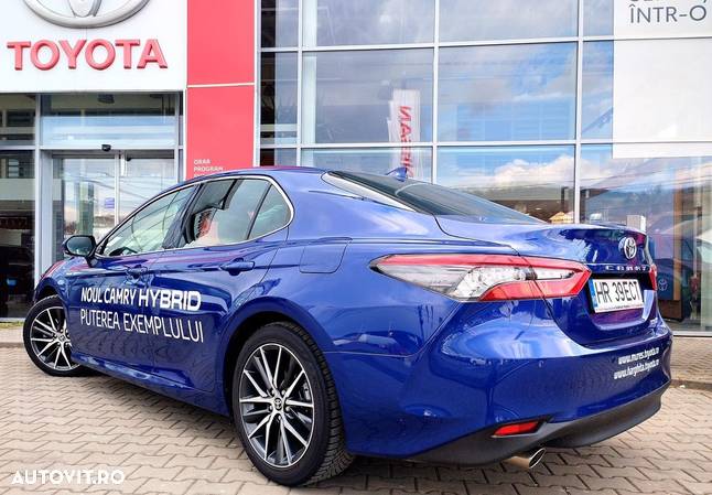 Toyota Camry 2.5 Hybrid Exclusive - 6