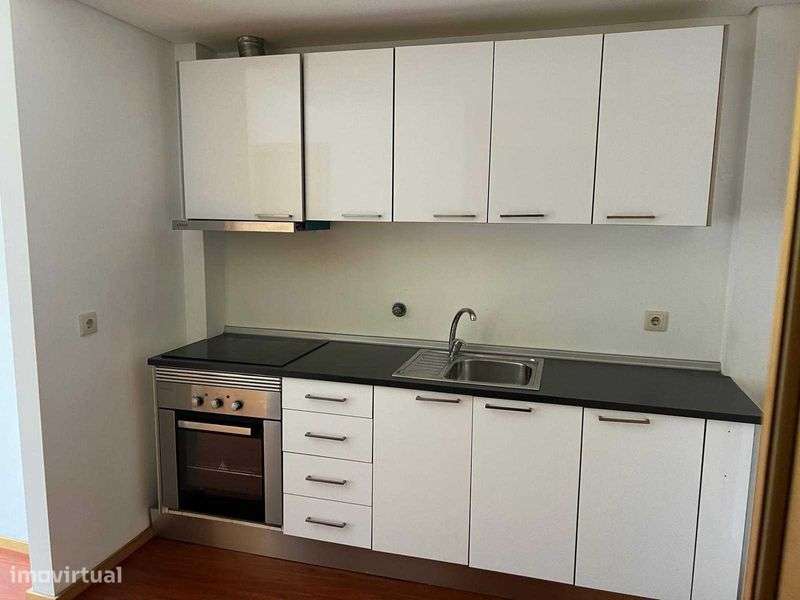 Apartamento T1 no centro de Salto - Montalegre - Grande imagem: 4/5