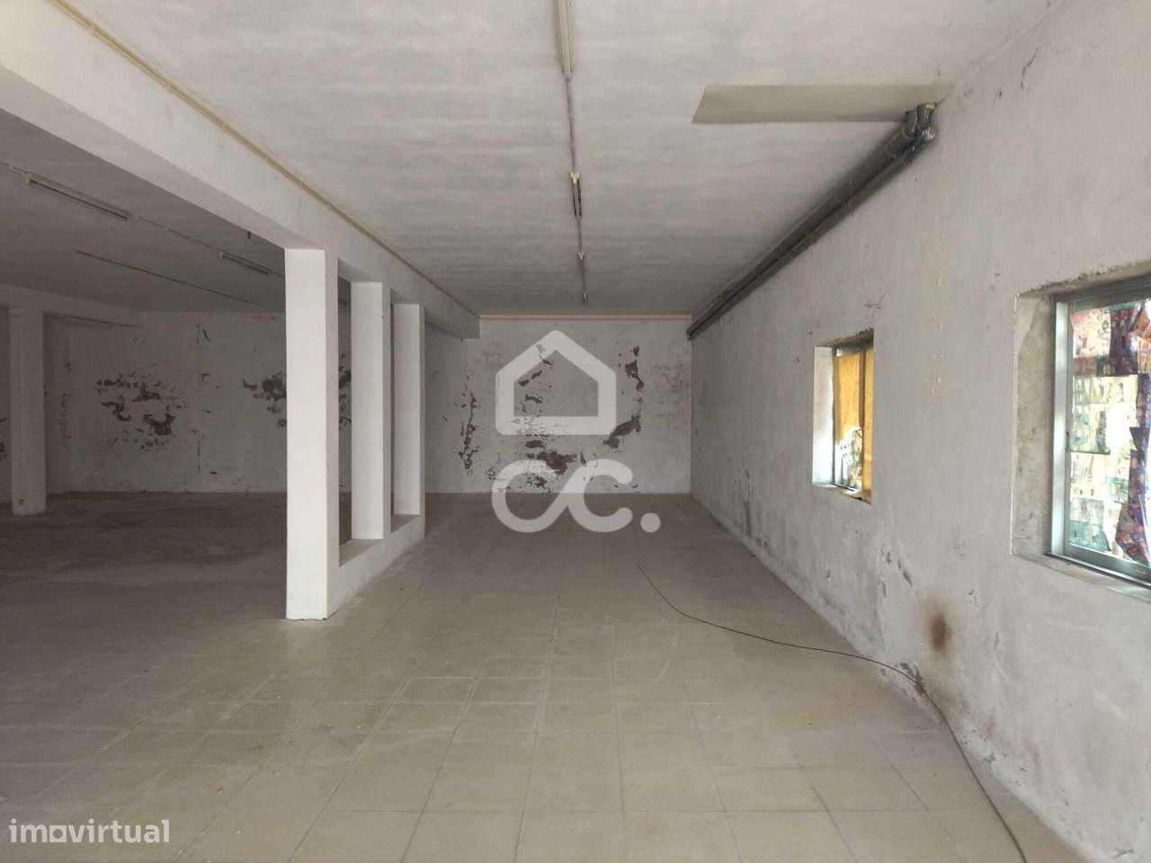 Armazém em Candoso Santiago - Guimarães - Grande imagem: 3/4