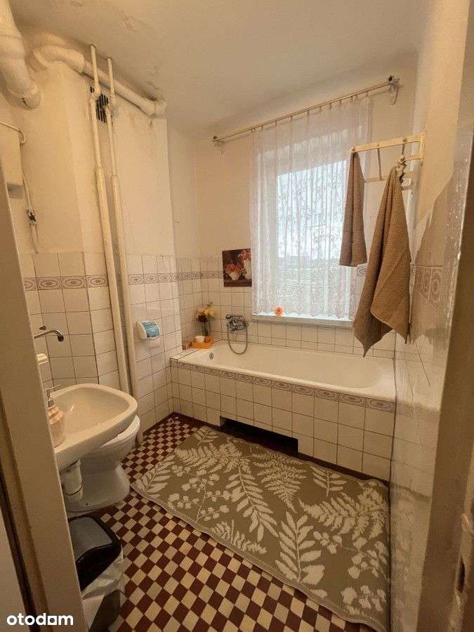 Dom 250m2, działka 944m2; ul. Poświątne-15