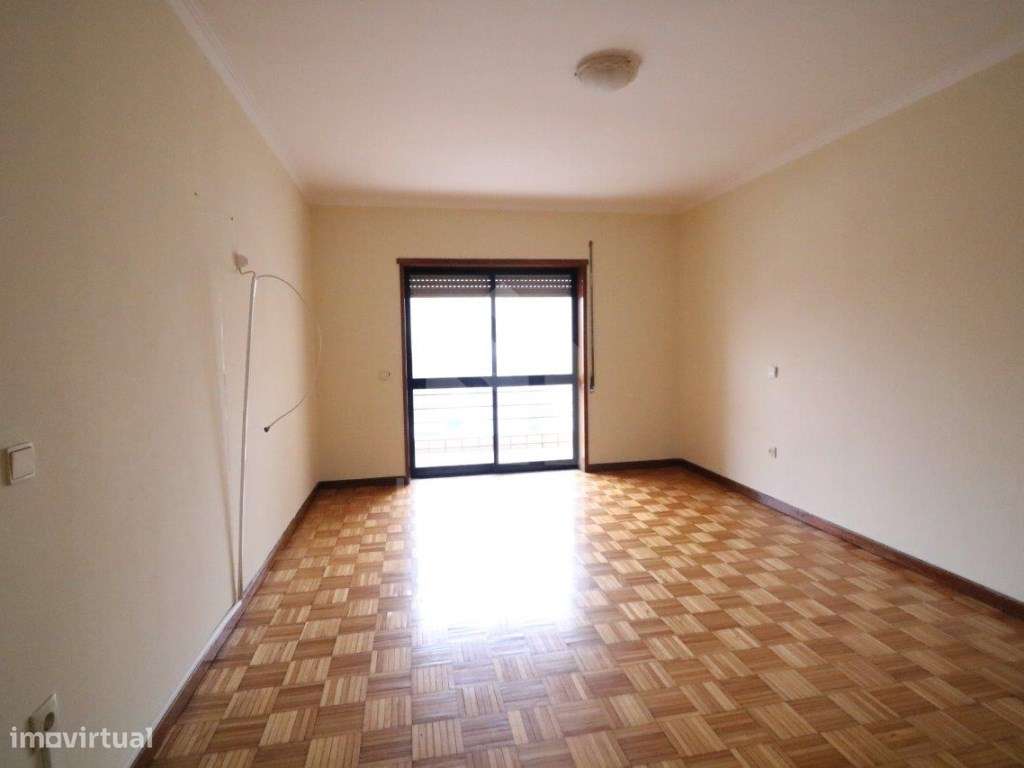 Venda de Apartamento T3 em Lomar-18