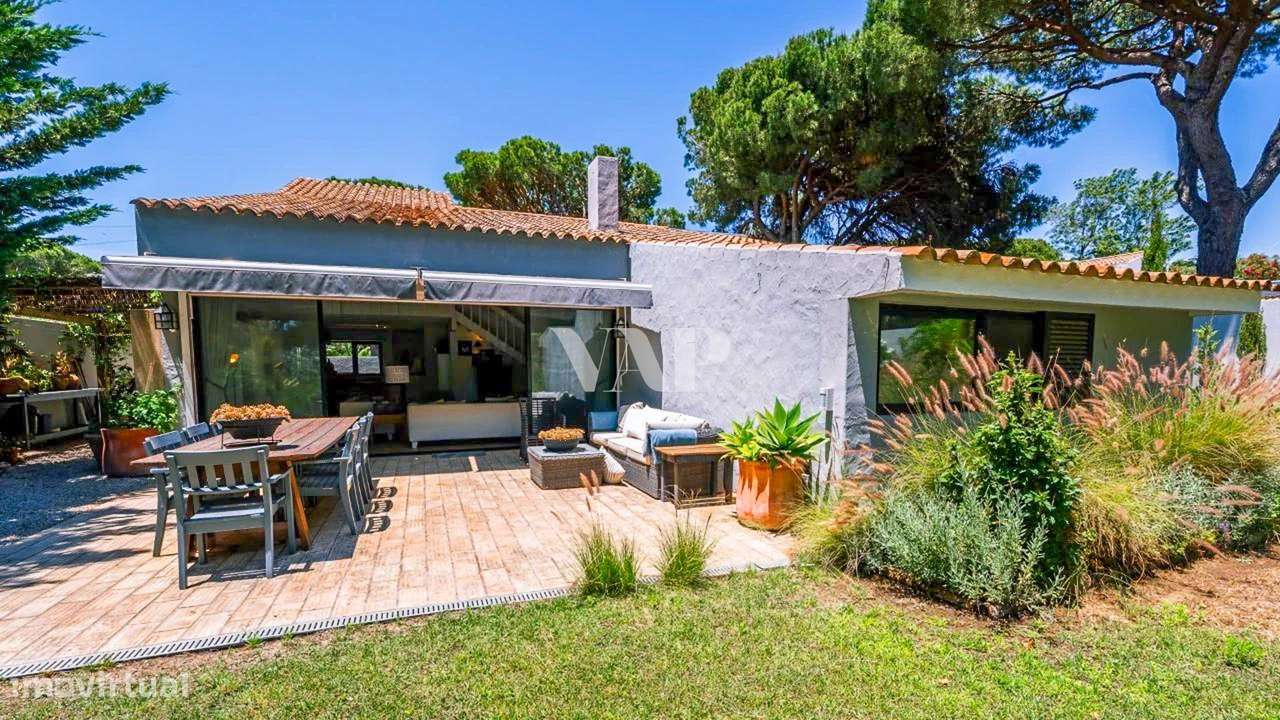 Moradia Térrea Renovada 3+1 Quartos com Piscina e Vista Golfe em Vilam-5