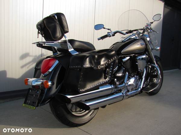 Suzuki Intruder - 3