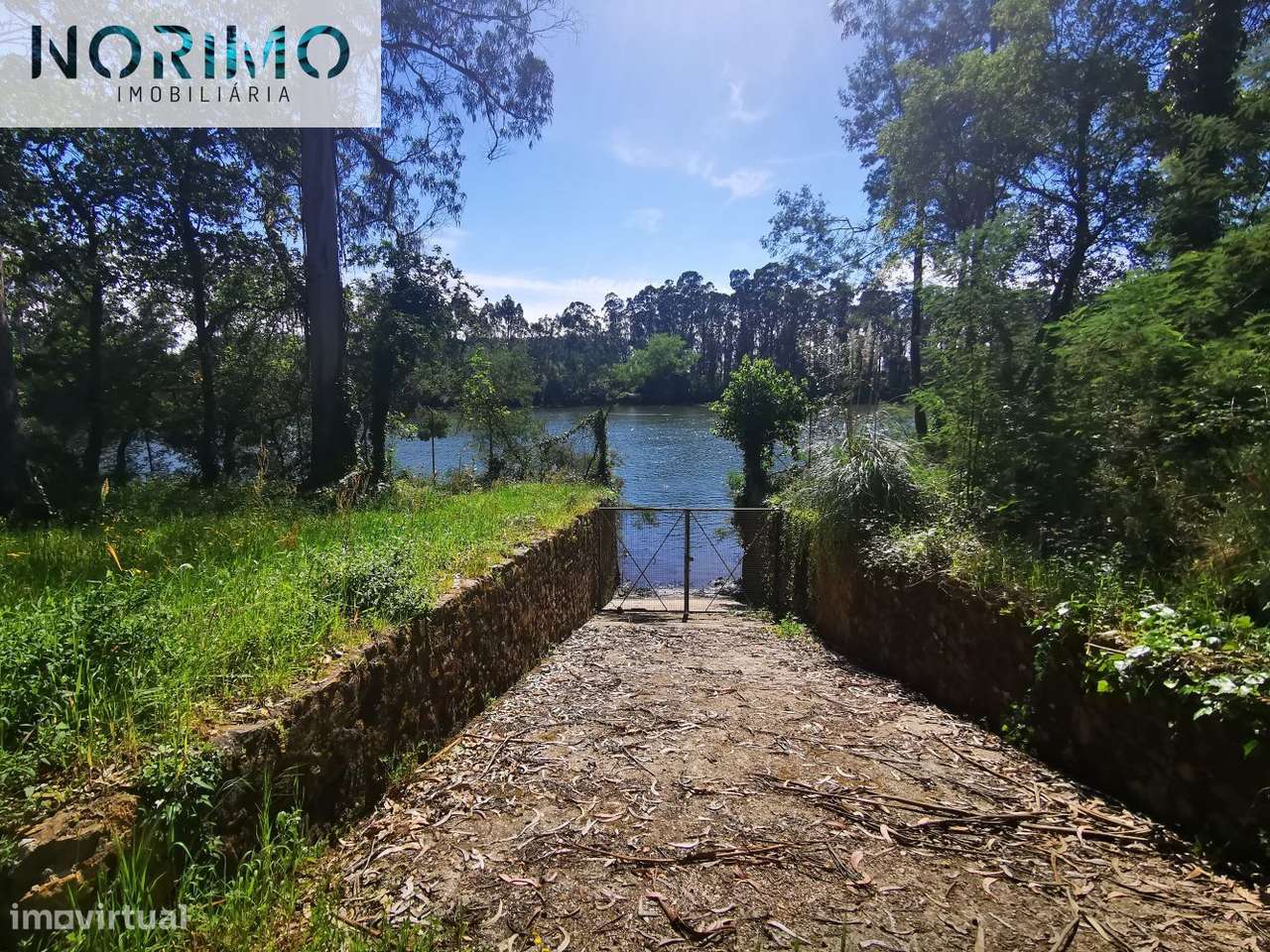 Moradia com Piscina (frente Rio Cávado)-16