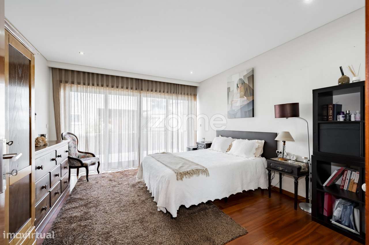 Moradia T5 com Piscina, 4 Suites e Garagem para 4 Carros em Esposende-6