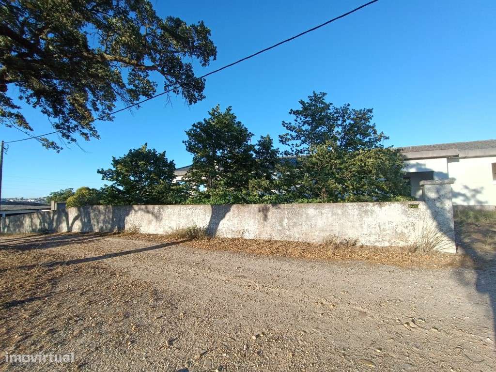 PRÉDIO PARA SERVIÇOS-3