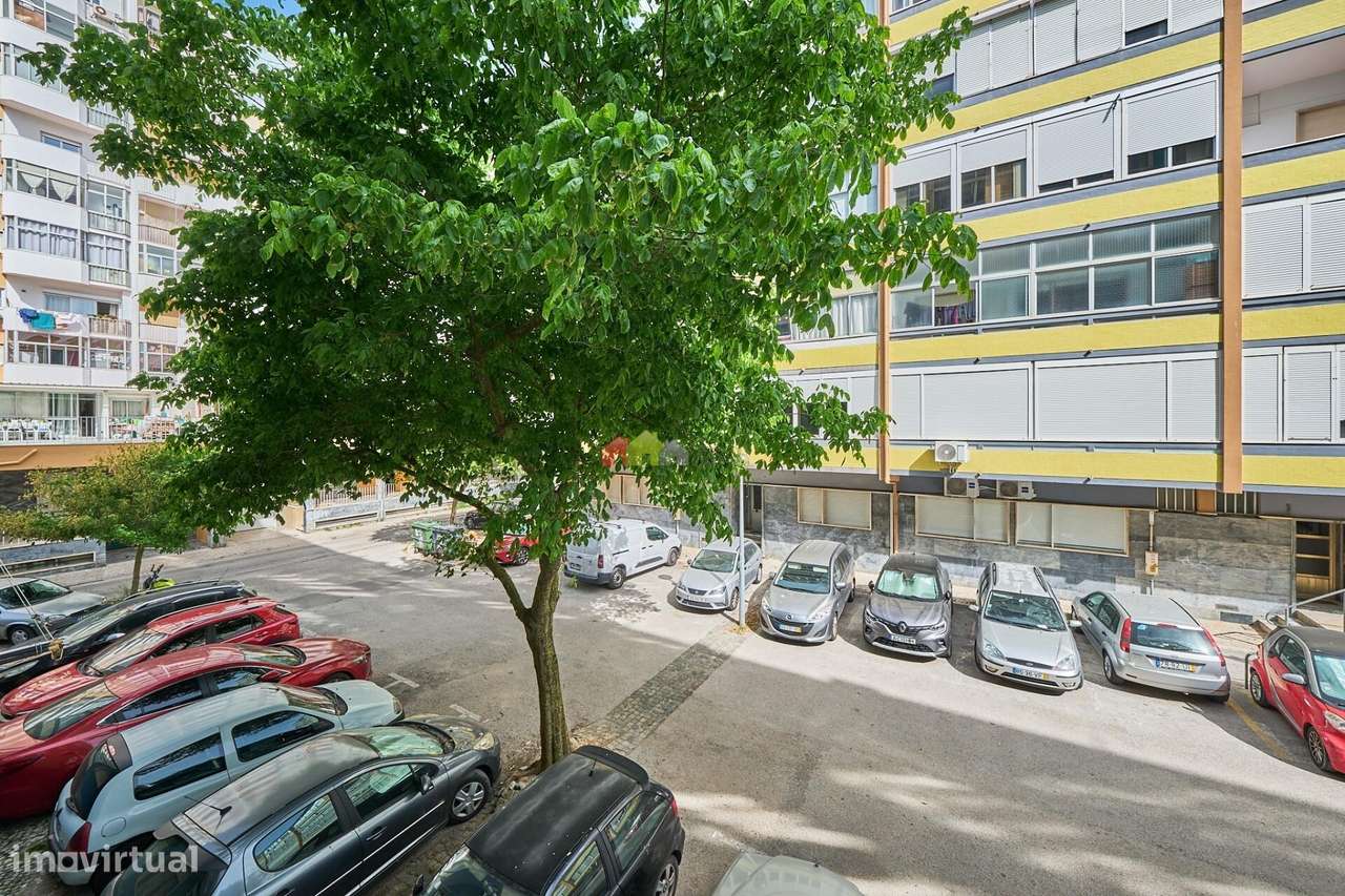 Apartamento T3 com 2 Wc´s e arrecadação-16