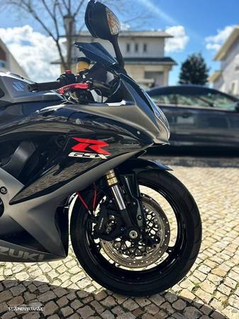 Suzuki GSX R600 - 9