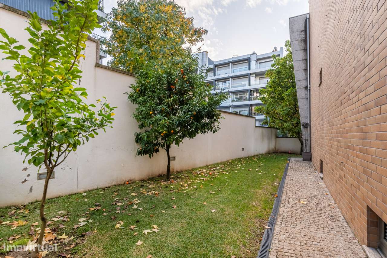 Moradia T3 + escritório à venda em Fraião - Braga-27