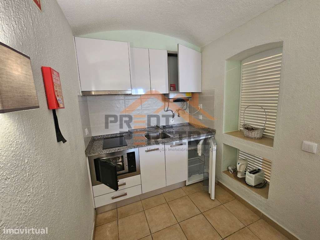 Arrendamento anual, T0 com terraço. ar condicionado localizado em C... - Grande imagem: 4/26