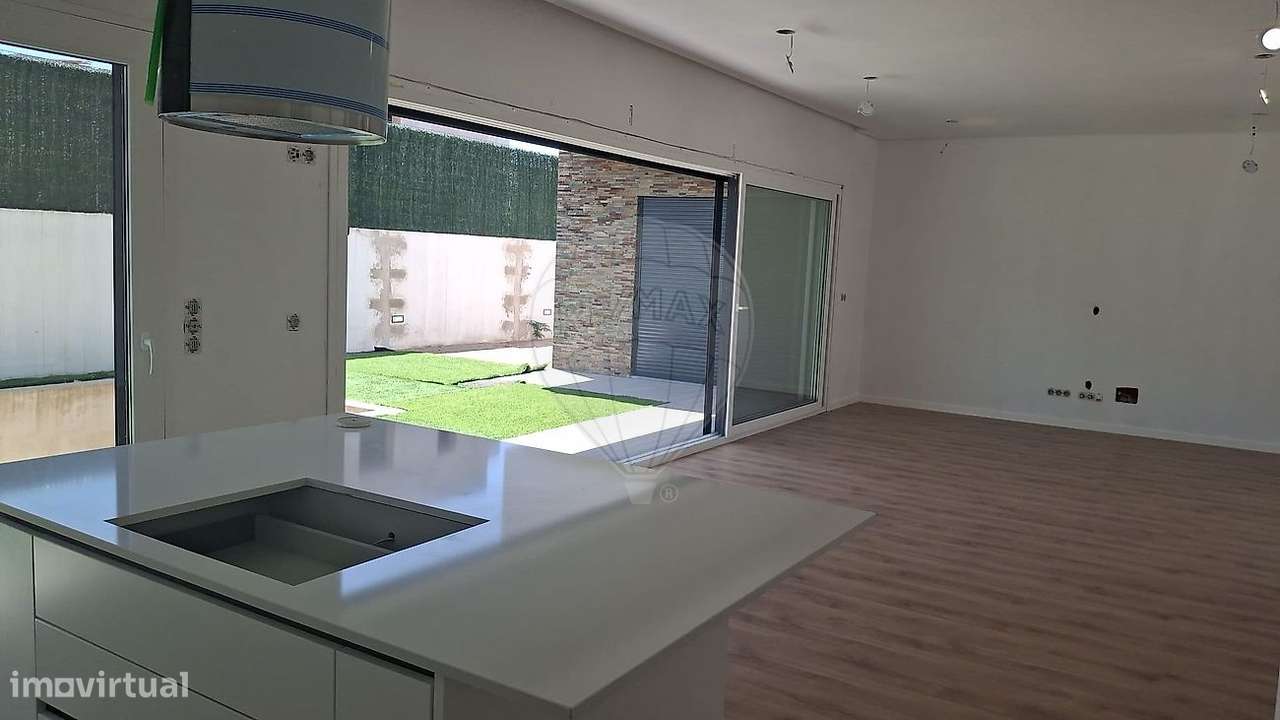 Moradia T4 para venda-26