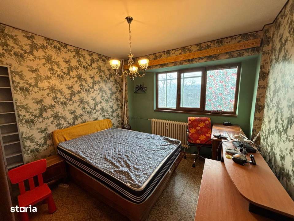 Apartament 3 Camere | Gorjului | Balcon | Necesita Renovare | Proximit