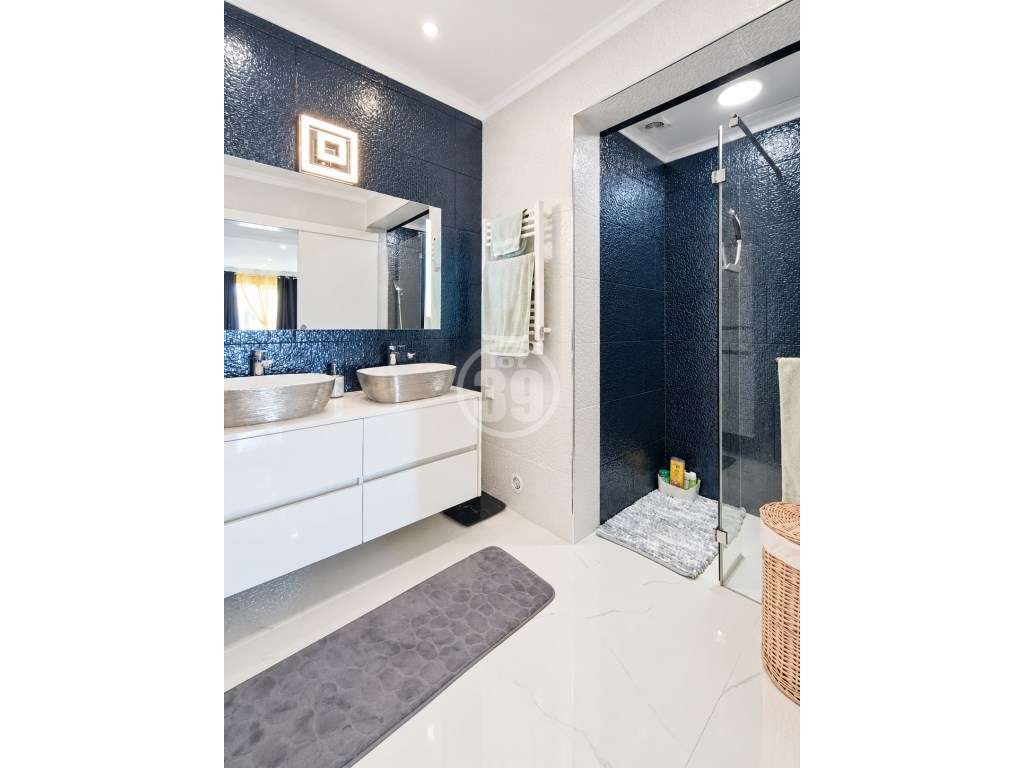 Apartamento renovado com 2 quartos em condomínio fechado | Areias d...-17