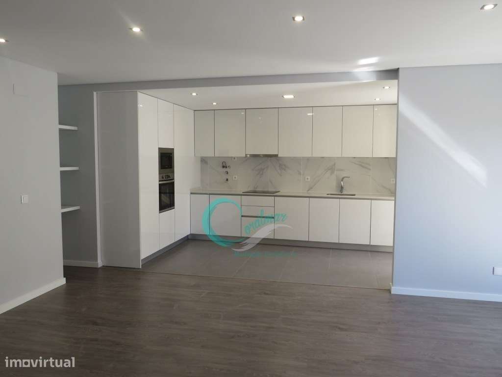 Apartamento T3 com varandas em Santa Marta do Pinhal, Corroios - Grande imagem: 2/45