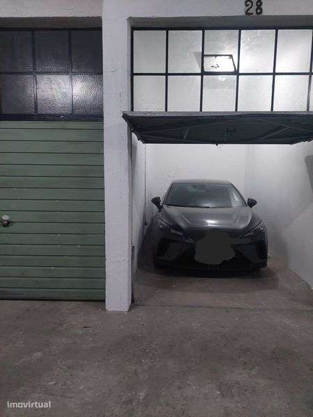 Garagem Box- 200m da Av. Da República - Grande imagem: 5/8